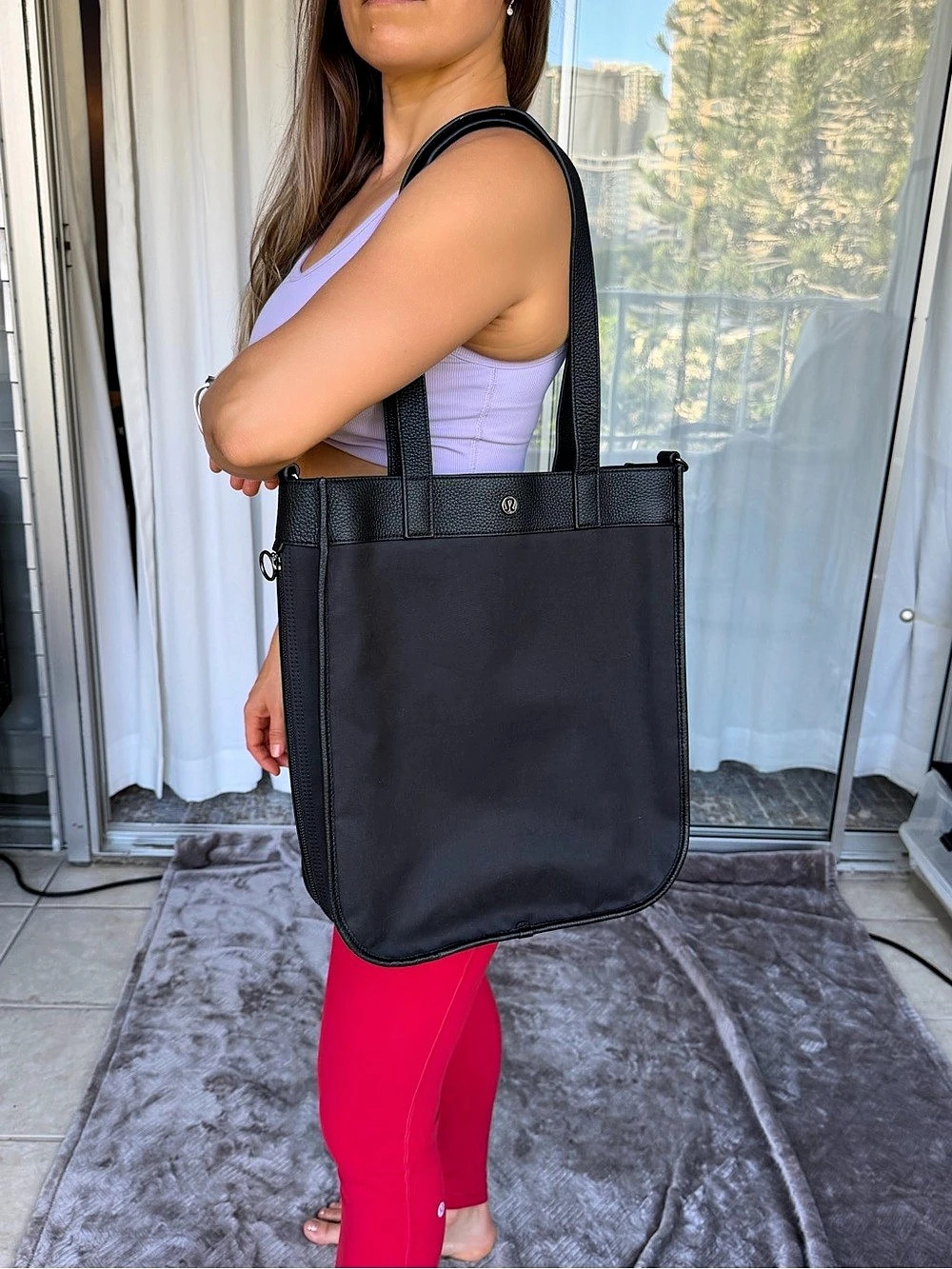 lululemon Daily Multi-Pocket Zip expanding Tote laptop Bag 18L Black